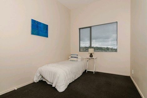 Photo of property in 25/3 Hulme Place, Henderson, Auckland, 0612