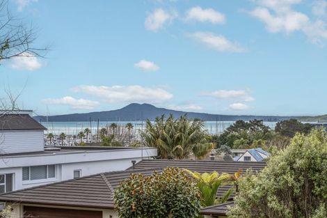 Photo of property in 25 Endymion Place, Half Moon Bay, Auckland, 2012