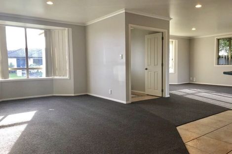 Photo of property in 4 Ballydonegan Rise, East Tamaki, Auckland, 2013