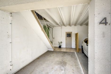 Photo of property in 4/8 Lee Road, Taradale, Napier, 4112