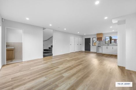 Photo of property in 40a Trentham Road, Papakura, 2110