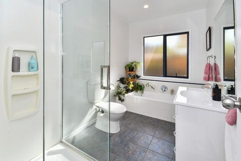 Photo of property in 51 Rathmar Drive, Manurewa, Auckland, 2105