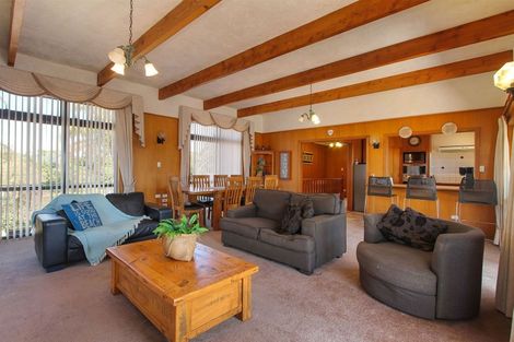 Photo of property in 1 Millen Place, Clarks Beach, 2122