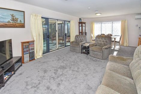 Photo of property in 5 Footwide Place, Weymouth, Auckland, 2103