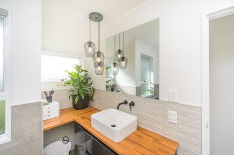 Photo of property in 23b Pahiatua Street, Hokowhitu, Palmerston North, 4410