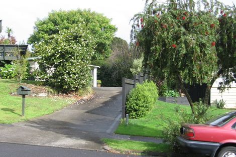 Photo of property in 22 Robbies Road, Shelly Park, Auckland, 2014