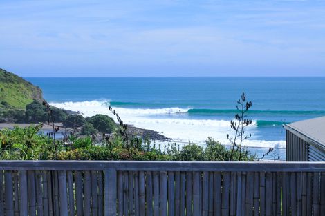 Photo of property in 21 Calvert Road, Raglan, 3297