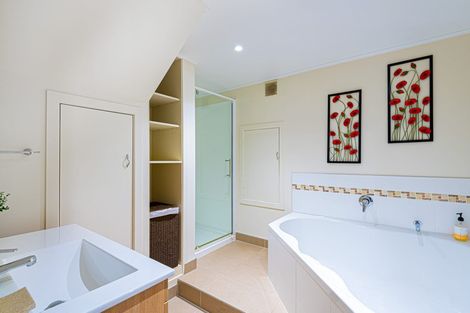 Photo of property in 29 Hyde Road, Rothesay Bay, Auckland, 0630