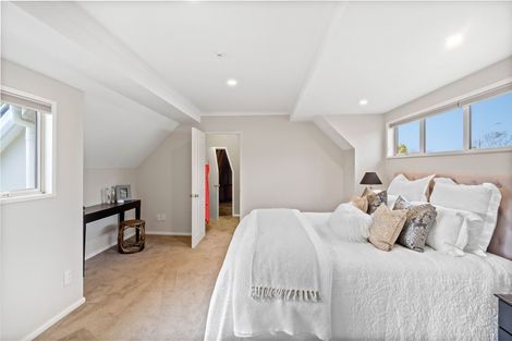 Photo of property in 43 Memorial Avenue, Ilam, Christchurch, 8053