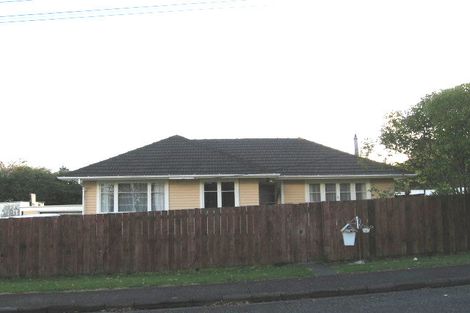 Photo of property in 1 Cornwall Street, Te Atatu South, Auckland, 0610