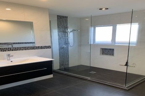 Photo of property in 16 Wychwood Crescent, Bishopdale, Christchurch, 8053