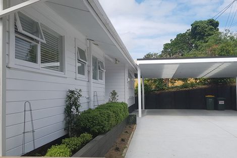Photo of property in 8 Peter Terrace, Castor Bay, Auckland, 0620