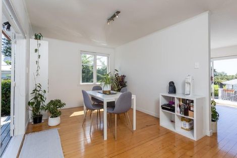 Photo of property in 126 Archibald Road, Kelston, Auckland, 0602