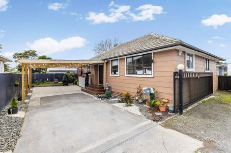 Photo of property in 2/7 Manuia Road, Takanini, 2112