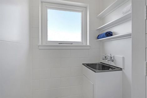 Photo of property in 1/99 Aikmans Road, Merivale, Christchurch, 8014