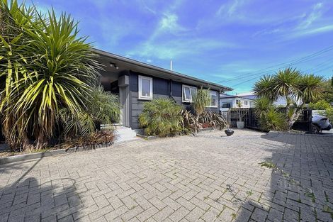 Photo of property in 121 Sandspit Road, Shelly Park, Auckland, 2014