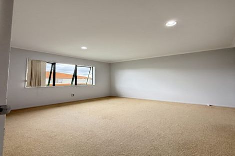 Photo of property in 38 Maypark Crescent, Flat Bush, Auckland, 2016