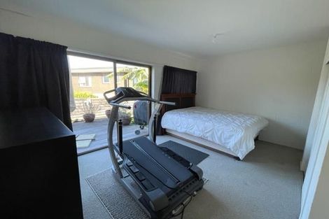 Photo of property in 2/3 Rahopara Street, Castor Bay, Auckland, 0620