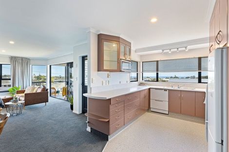 Photo of property in 47 Paynters Avenue, Strandon, New Plymouth, 4312