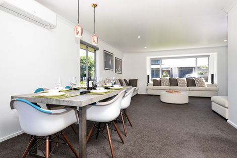 Photo of property in 5 Compton Grove, Huntington, Hamilton, 3210