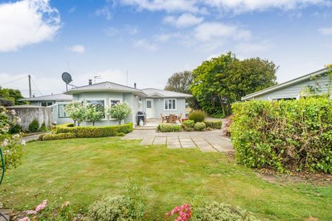 Photo of property in 17 Aranui Road, Kairanga, Palmerston North, 4475