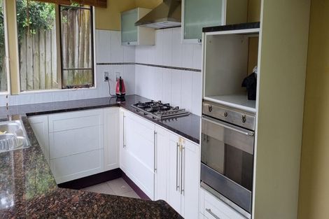 Photo of property in 17 Maidstone Place, Oteha, Auckland, 0632