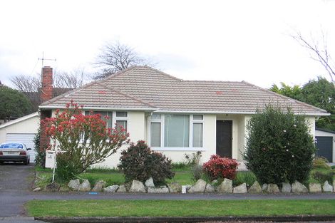 Photo of property in 8 Winston Avenue, Hokowhitu, Palmerston North, 4410
