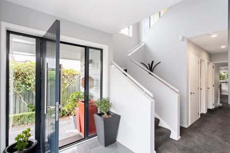 Photo of property in 17b Wairakei Road, Strowan, Christchurch, 8052