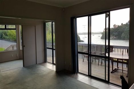 Photo of property in 103 Island Bay Road, Beach Haven, Auckland, 0626