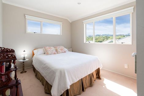 Photo of property in 2 Derry Hill, Churton Park, Wellington, 6037