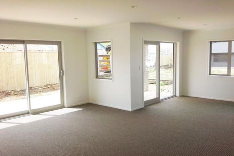 Photo of property in 6 Howe Place, Upper Vogeltown, New Plymouth, 4310