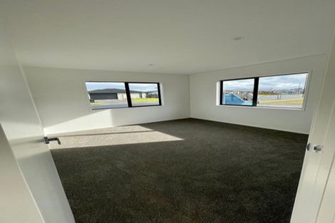 Photo of property in 12 Olney Court, One Tree Point, 0118