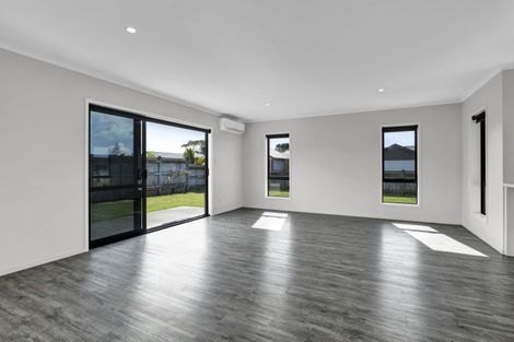 Photo of property in 16 Keene Drive, Bell Block, New Plymouth, 4312