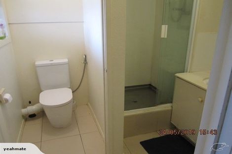 Photo of property in 287 Glenfield Road, Glenfield, Auckland, 0629