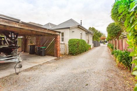 Photo of property in 16a Aikmans Road, Merivale, Christchurch, 8014