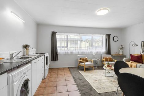 Photo of property in 3/52 Russell Terrace, Berhampore, Wellington, 6023