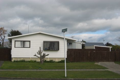 Photo of property in 4 Tawhara Place, Edgecumbe, 3120