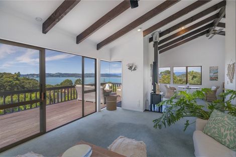 Photo of property in 2 Puriri Place, Whitianga, 3510