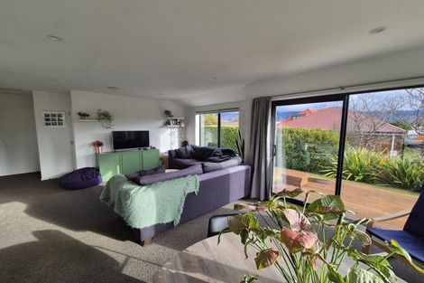 Photo of property in 2 Pukeko Place, Wanaka, 9305