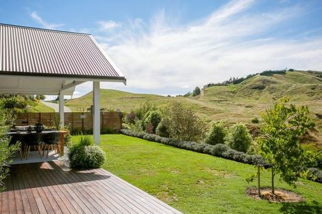 Photo of property in 98 Loch Views Road, Acacia Bay, Taupo, 3385