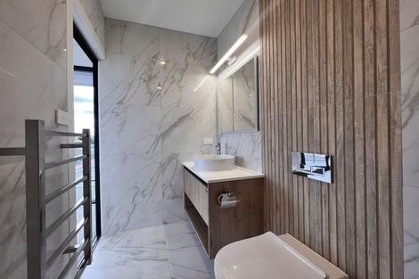 Photo of property in 2/6 Princes Street, Northcote Point, Auckland, 0627