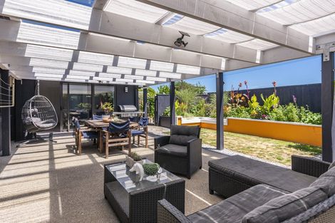 Photo of property in 25 Stella Court, Paraparaumu, 5032