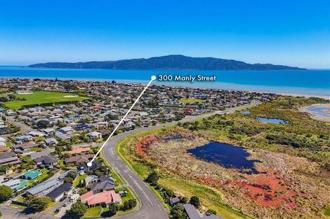 Photo of property in 300 Manly Street, Paraparaumu Beach, Paraparaumu, 5032