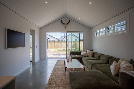 Photo of property in 6 Cheviot Street, Jacks Point, 9371