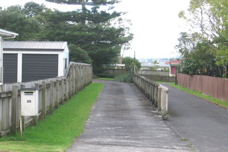 Photo of property in 28 Pine Avenue, Henderson, Auckland, 0612