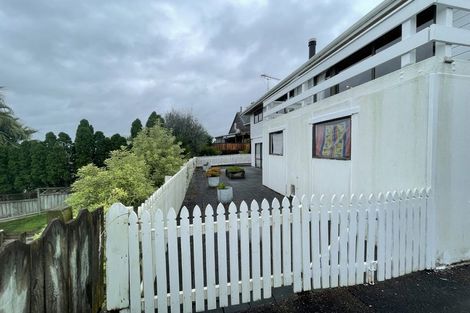 Photo of property in 15a Cambric Place, Botany Downs, Auckland, 2010