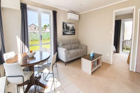 Photo of property in 2/9 Hamilton Road, Papatoetoe, Auckland, 2025