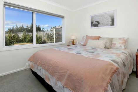 Photo of property in 146 Endeavour Drive, Whitby, Porirua, 5024