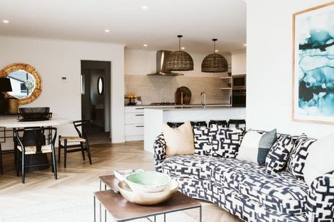 Photo of property in 13 Karaipiture Road, Karaka, 2124