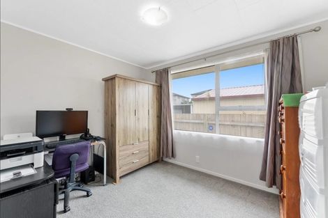 Photo of property in 2/295 Massey Road, Mangere East, Auckland, 2024